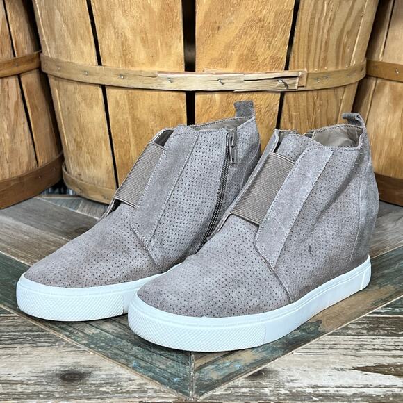 Steve Madden Wavery Tan Perforated Suede Gore-Elastic Zip Wedge Boots Womens 7 - Picture 3 of 12